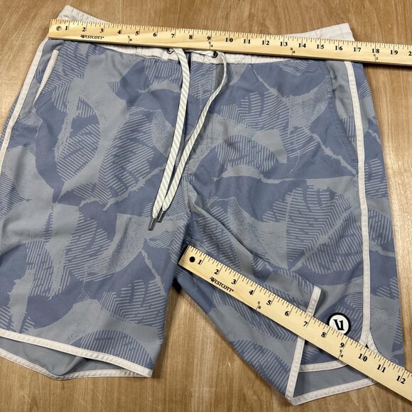 Vuori Cruise Board Shorts Mens Swim Trunks Floral V314 Blue Swim 7'' Size 33 - Picture 3 of 6